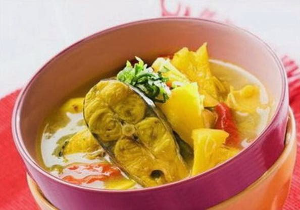 Makanan Khas Indonesia Gulai ikan patin