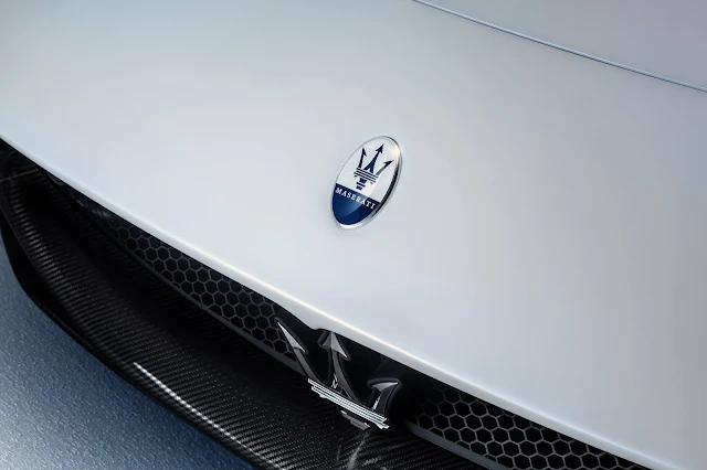 Maserati MC20 Emblema Delantero