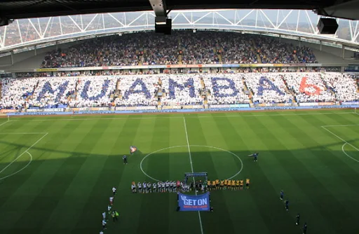 Bolton fans unfurl Muamba TIFO