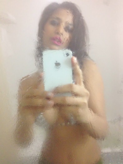Poonam Pandey Nude Bath Room Hot Images
