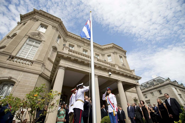 Cuba reabre su embajada en Washington.