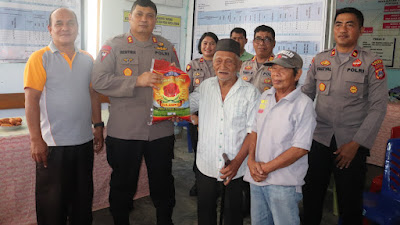 Jumat Curhat Warga Merasa Senang Dapat Bertatap Muka Langsung Dengan Kapolres Poso