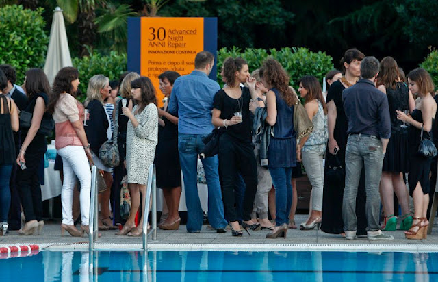 estée lauder advanced night repair siero 30 trenta anni 1982 party festa harbour club milano piscina