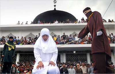 Oasis : (Gambar) perlaksanaan Hukum Hudud di Aceh 