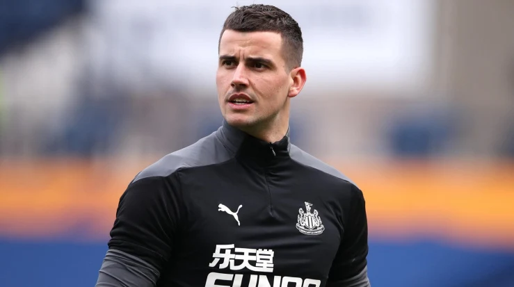 Newcastle United Offer GK Karl Darlow To Man United In Dean Henderson Deal