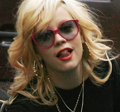 blonde hair pictures 2010. Lily Allen Blonde Hair