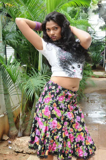 Keerthi_hot_telugu_girl