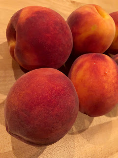 image of a bunch of peaches