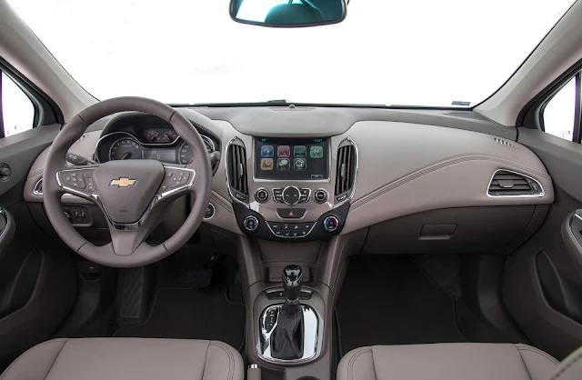 Chevrolet Cruze Sport6 Hatch 2018 - interior