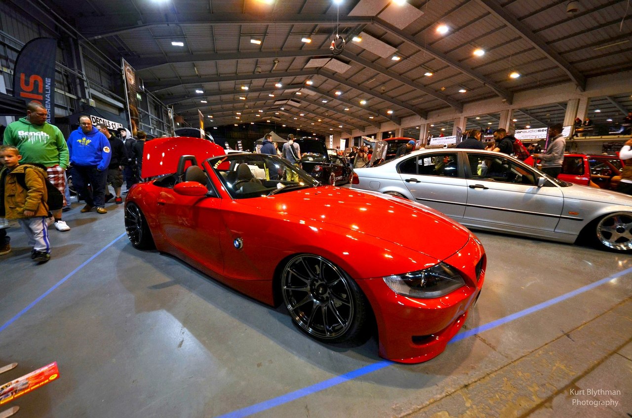 ... /UUdQ7gla0YI/AAAAAAAAI4I/8-w1_4g2vC4/s1600/BMW_Z4_LOW_RED_5.jpg