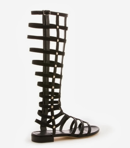 Kourtney kardashian looks comfy in her leather gladiator sandal paired ...