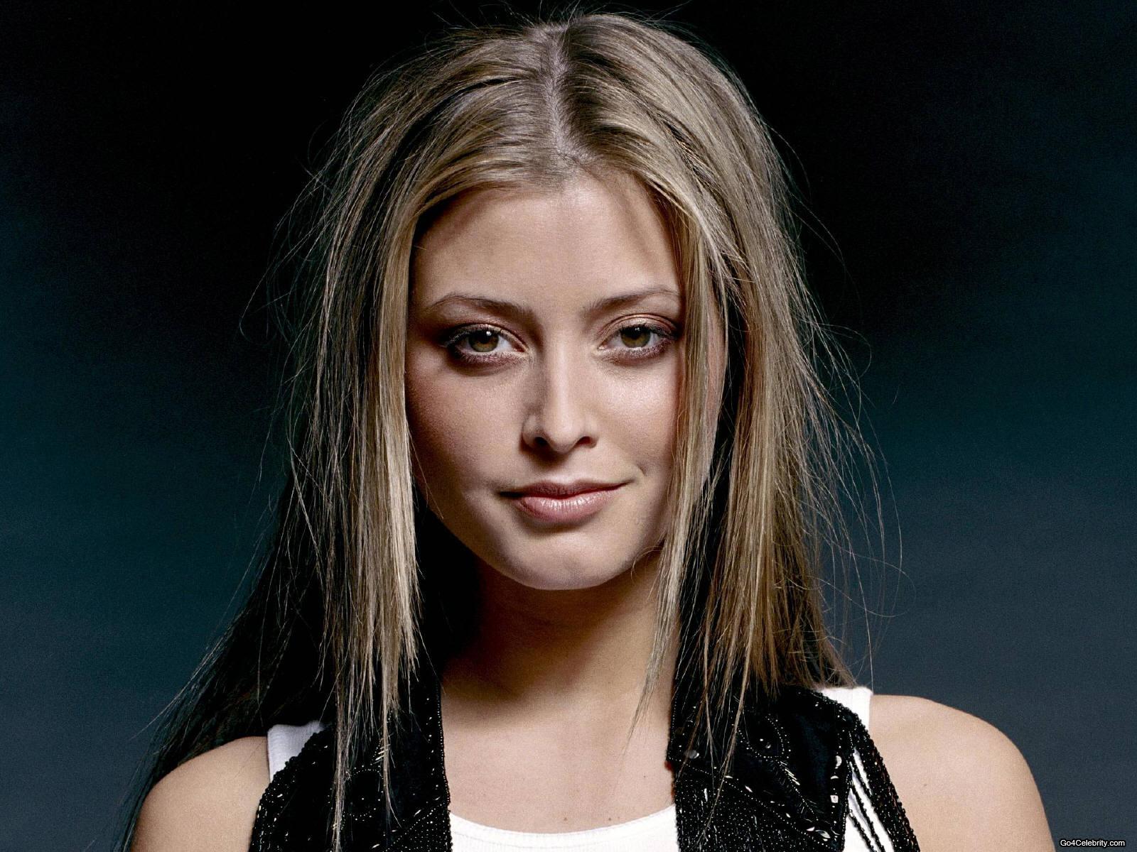 holly valance