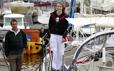 holandesa Laura Dekker da la vuelta al mundo en un Yate.