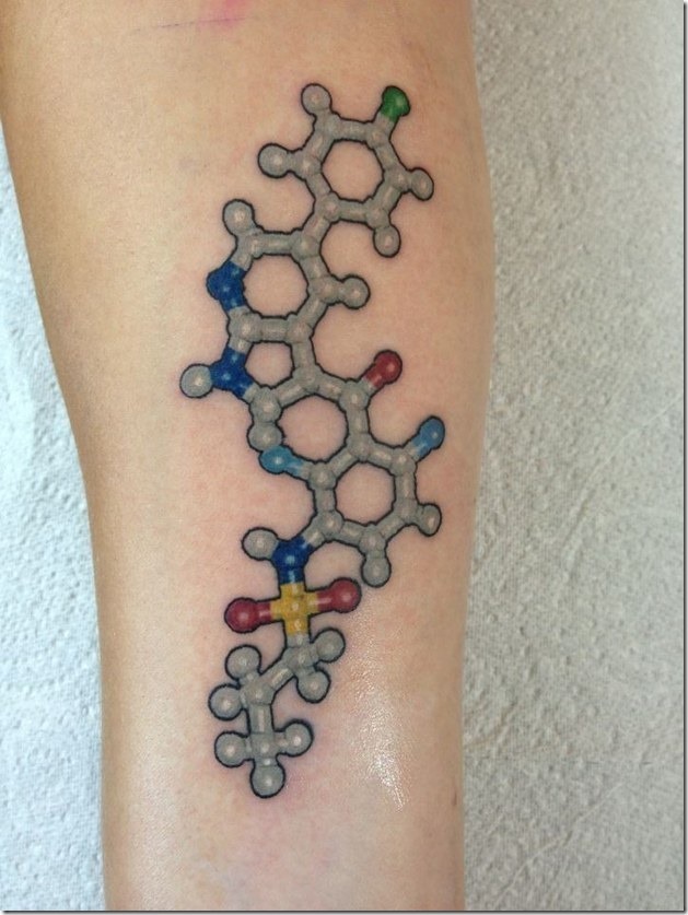 vemurafenib_structure_molculaire_de_lavant-bras_tatouage