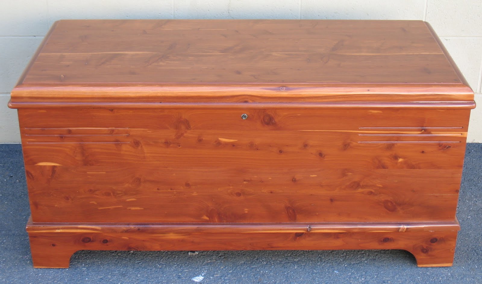 The Craftsman: Stained Cedar Chest, Looking Good!!!