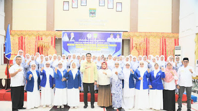 Sekda Padang Pariaman  Rudy R. Rilis Lantik Dan Kukuhkan DPC IWAPI  Periode 2024