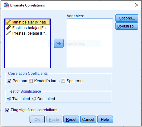 Kotak dialog bivariate correlation