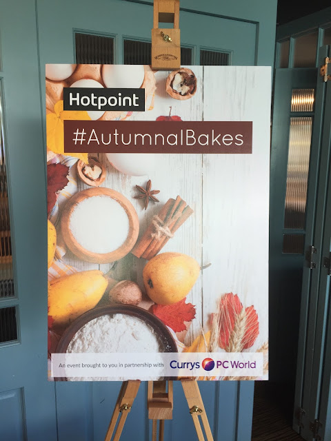 Hotpoint autumnal bakes sign