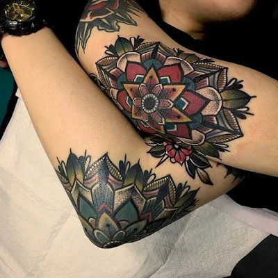 Tatuaje mandala en el codo