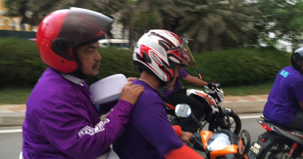 Gambar Jamil Khir Naik Motor Ke