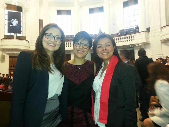 Las constituyentes Cinthia López Castro, Claudia Aguilar y la delegada del PRI Beatriz Cervantes en entrega de la Contitución de la CDMX