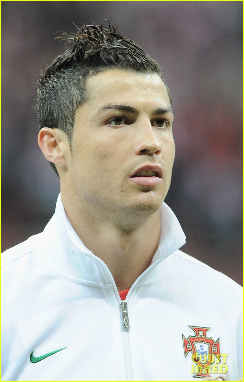 Sports Stars: Cristiano Ronaldo Profile, Pictures And Wallpapers