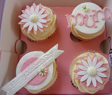 My Moon: Mother's Day Cupcake and Cookie Decorating Ideas