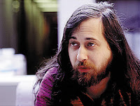 Fotografía de Richard Matthew Stallman de joven, programador promotor del software libre