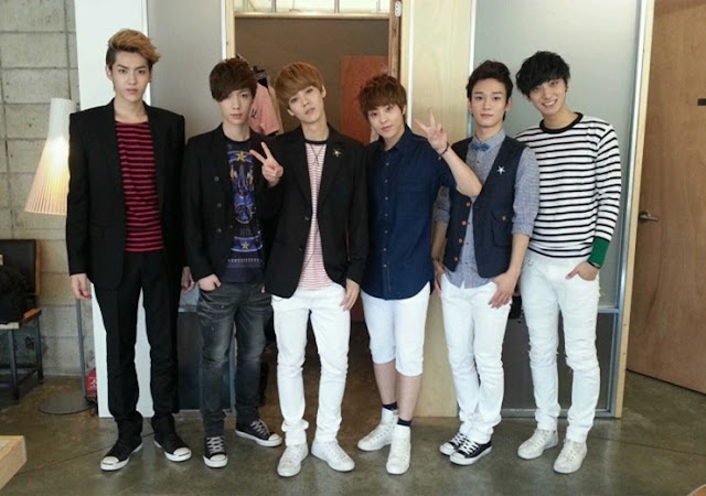 [PICTURE] EXO-M at S.M.ART EXHIBITION Backstage 