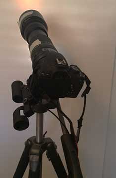 DSLR with telephoto lens and attached red dot finder scope (Souce: Palmia Observatory)