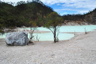 Tempat Wisata di Bandung Kawah Putih di Ciwidey