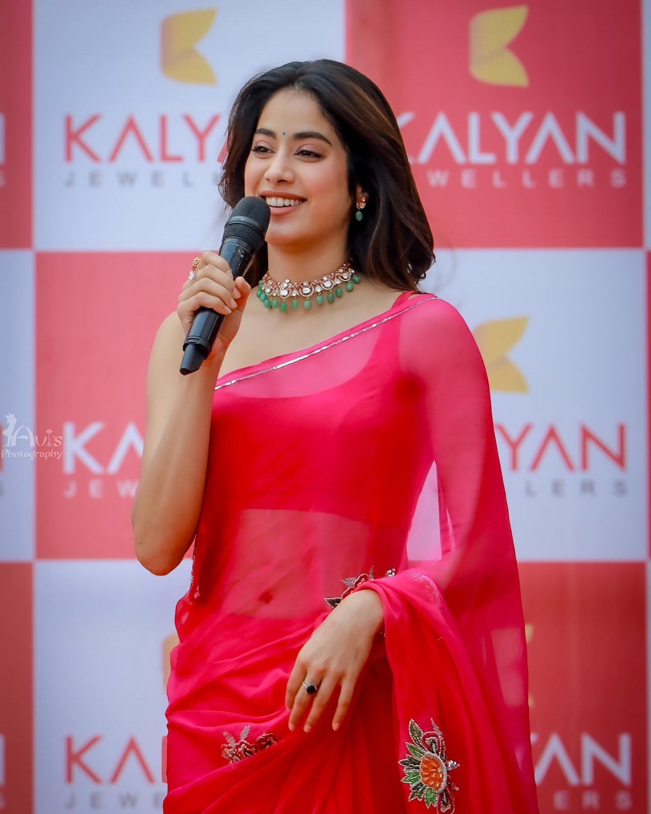 Janhvi kapoor pic