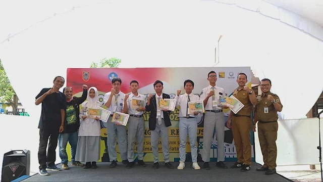01082023_Para juri dan panitia serta pemenang lomba video pendek yang digelar Pemprov Kalsel. Pemprov Kalsel.jpeg