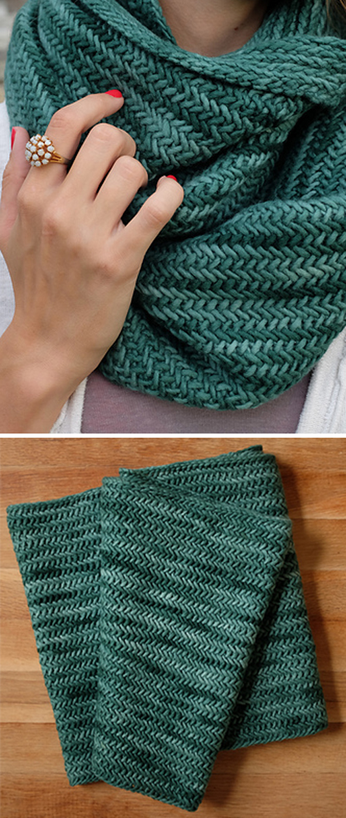 Big Herringbone Cowl - Free Knitting Pattern 