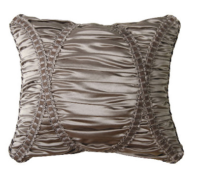 decorative bedroom pillows