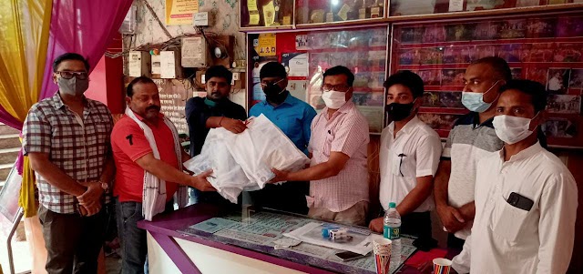 शाहगंज जेसीआई संस्कार ने महामारी से बचाव के लिए समाचार वाहकों को वितरित किए किट