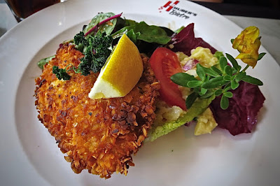 Huber's Bistro, chicken breast supreme cordon bleu