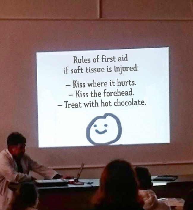 16 Inspiring Photos Prove That Teachers Can Have A Great Sense Of Humor - Here is what students learn at the faculty of medicine.