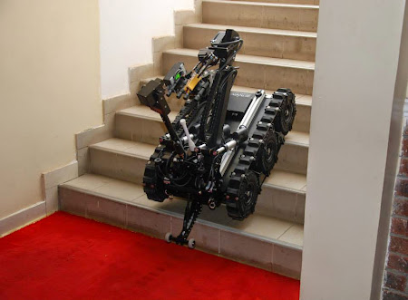 #CODED-ish News::USA Donate Bomb-Disposal Equipment To Nigerian Police Force