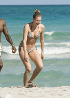 Doutzen Kroes Sexy Micro Bikini Pictures