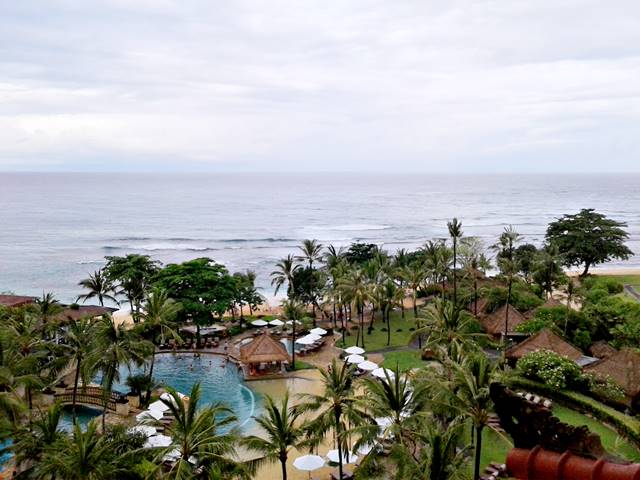 Pemandangan Indah  Pantai Nusa  Dua Dilihat Dari Lantai 7 