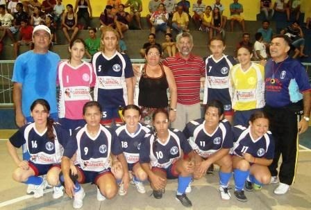 Resultado de imagem para foto da seleção feminina de futebol de carnaubais em 2012