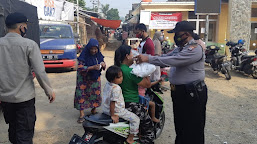 Cegah Penyebaran Covid-19, Polsek Petir Gelar Posko Masker di Pasar Tradisional