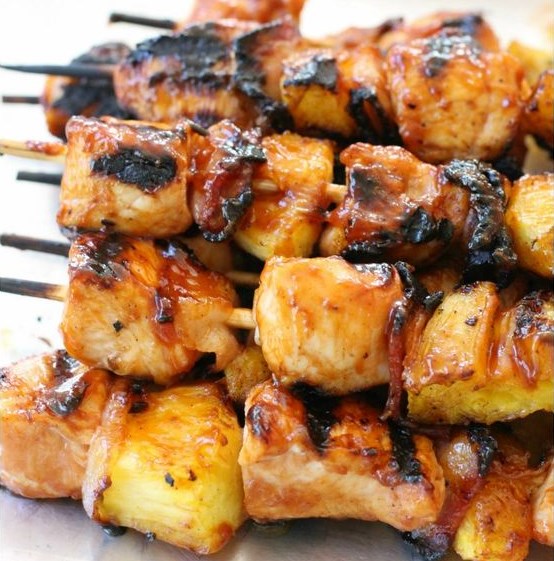 BBQ CHICKEN KABOBS with BACON and PINEAPPLE #BBQ #Chicken