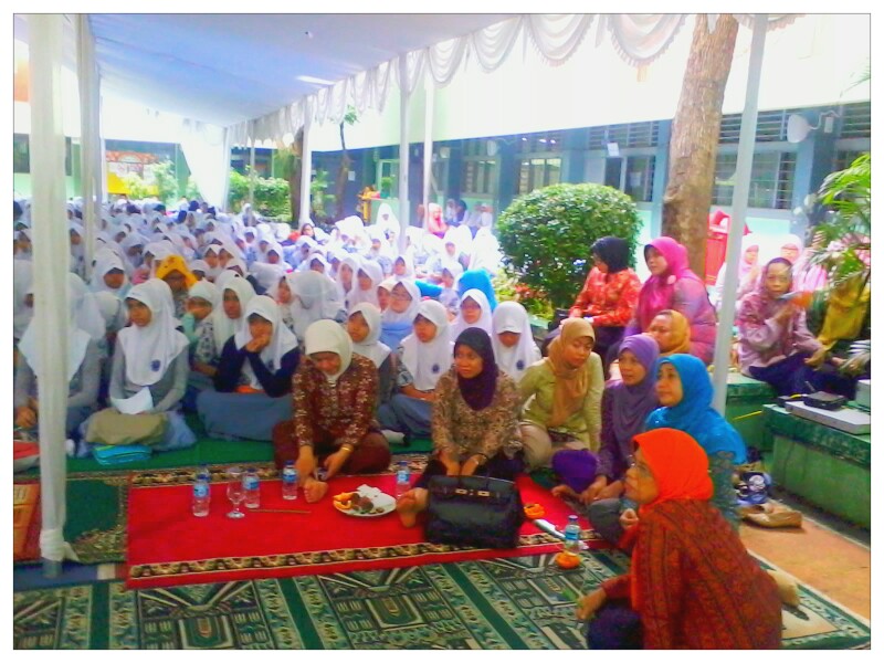 PEINGATAN MAULID NABI MUHAMMAD SAW - SMA Negeri 85 Jakarta