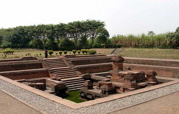 Kerajaan Majapahit adalah sebuah kerajaan besar yang tumbuh dan berkembang di Nusantara pa 9 Candi Peninggalan Kerajaan Majapahit, Gambar, dan Isinya