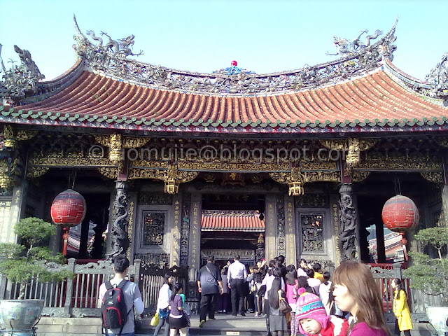 Longshan Temple