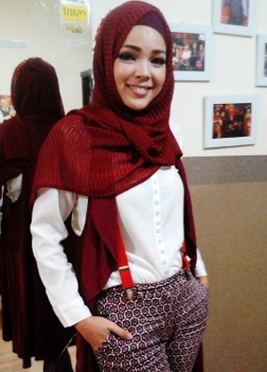  Warna Maroon Sesuai Dengan Warna Apa Desainrumahid com