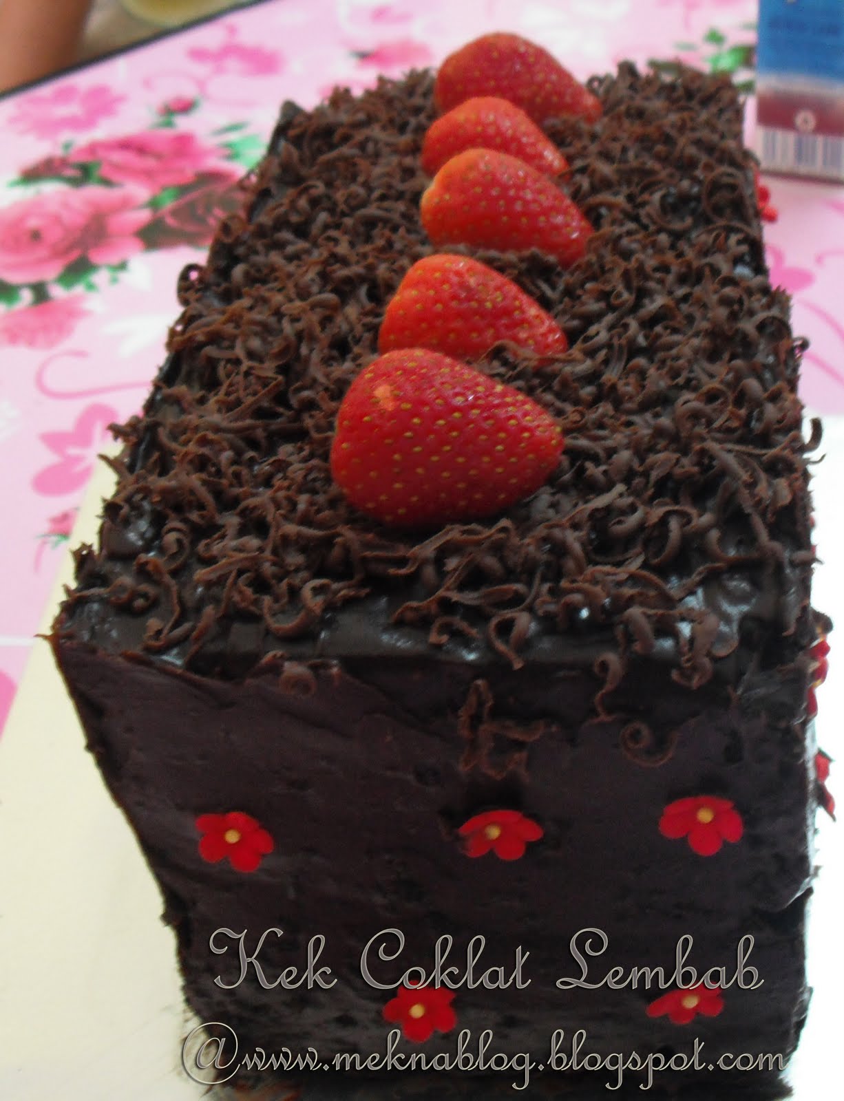 MeknaBlog BAKEatHOME: Kek Coklat Lembab