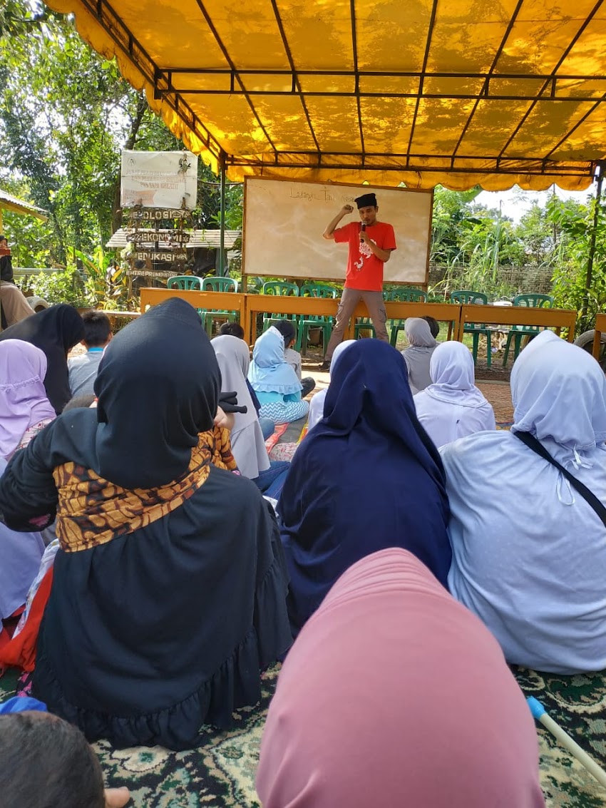 Jelajah Kebun di Kebun Dongeng